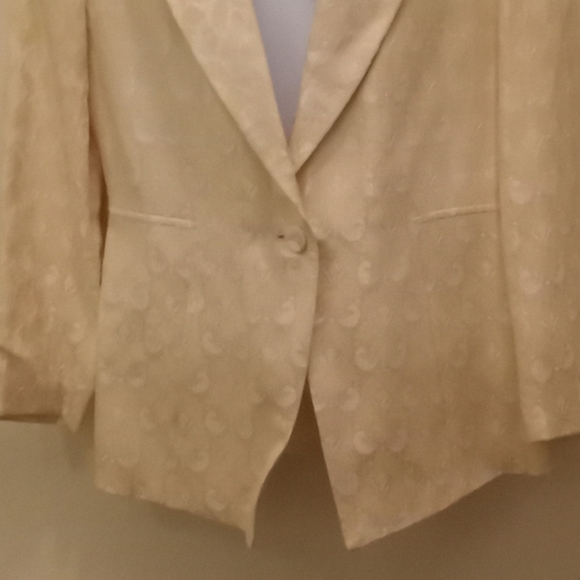 Tahari Cream Brocade Single Breasted Blazer - Picture 5 of 14